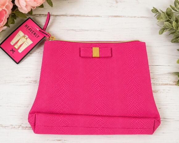Victoria's Secret Handbags - Victoria’s Secret Dream Angels Heavenly Hot Pink Cosmetic Clutch Wristlet NWT